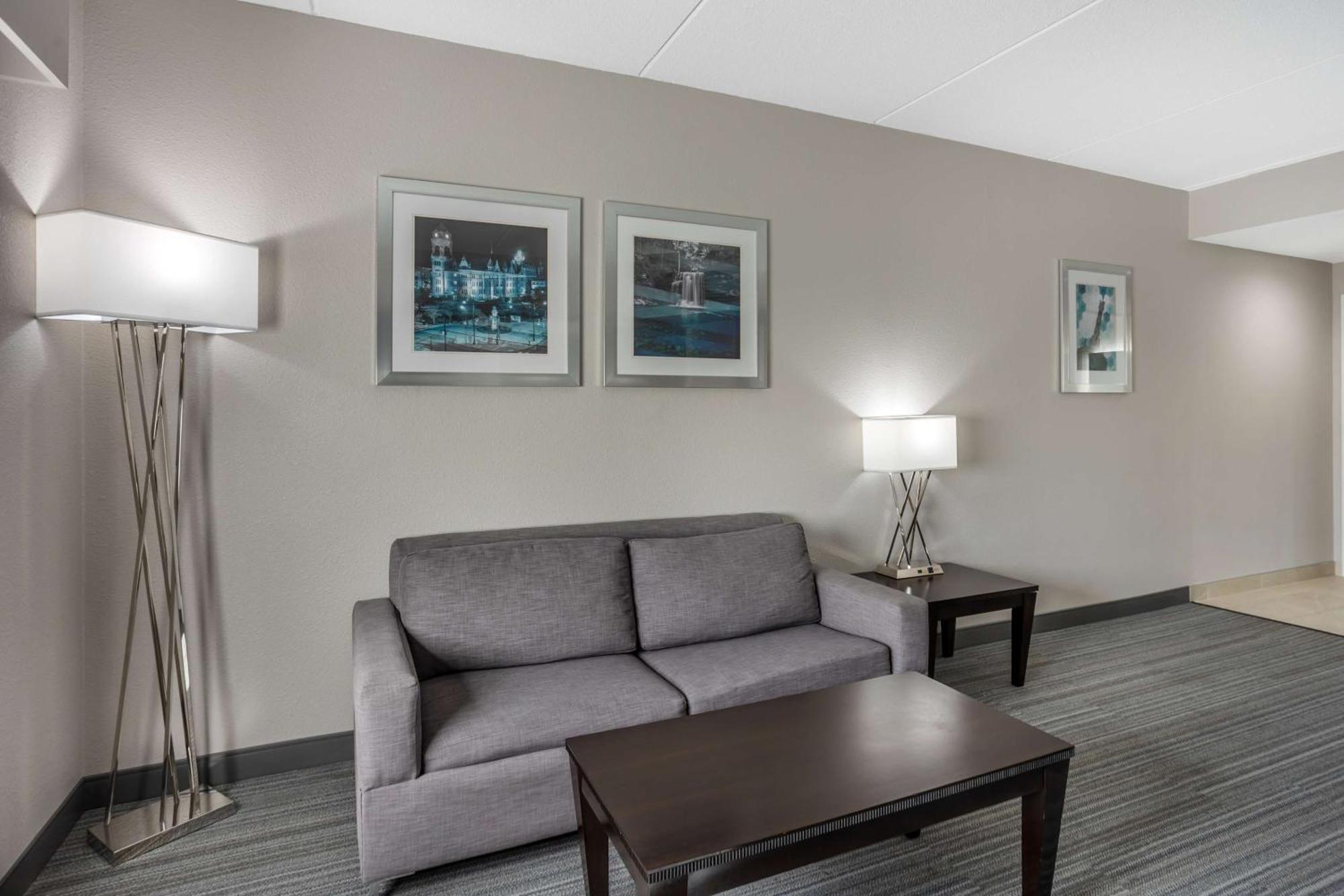 Best Western Plus Wilkes Barre-Scranton Airport Hotel Pittston Eksteriør billede